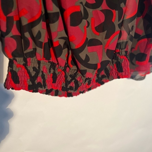 Capacity Unlimited red,gray, black off the shoulder blouse Size XL - Picture 5 of 8